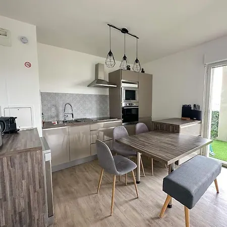 Loggia 2 Apartment *