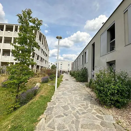 Loggia 2 Apartment *